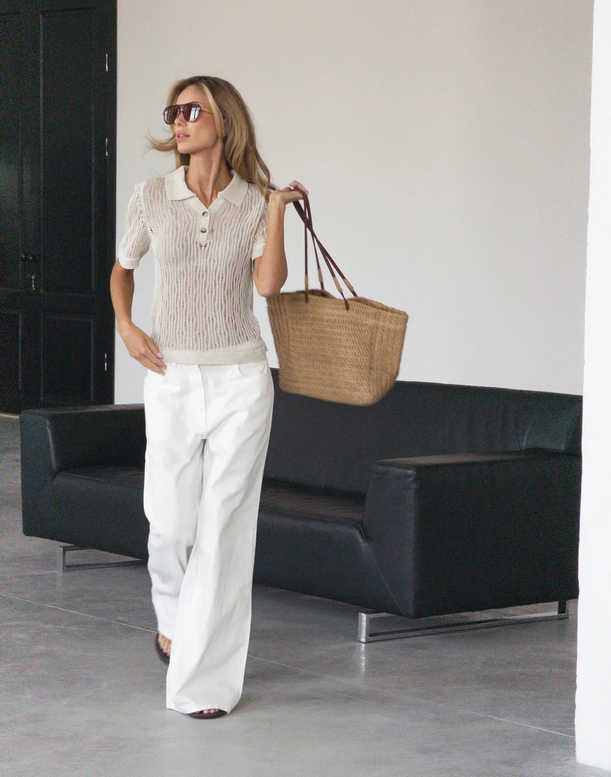 Поло текстуроване жіноче напівпрозоре, ніжно бежеве - Фото 4