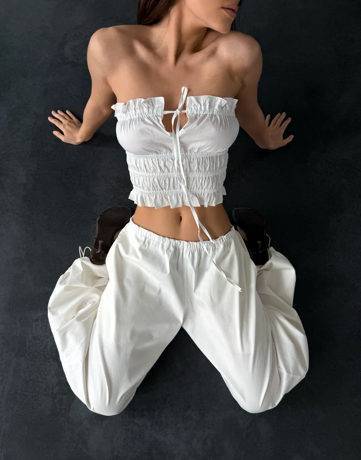 Топ бандо текстильний на затяжках, молоко - Фото 5