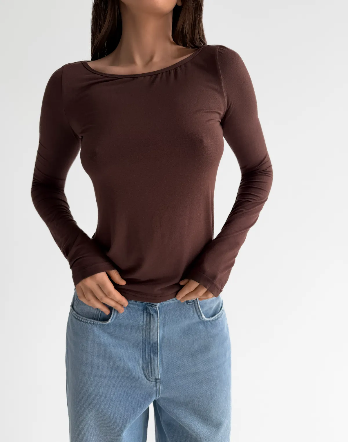 Лонгслів з кашеміром у складі з напіввідкритими плечима з ефектом легкої прозорості, шоколадний - Фото 8