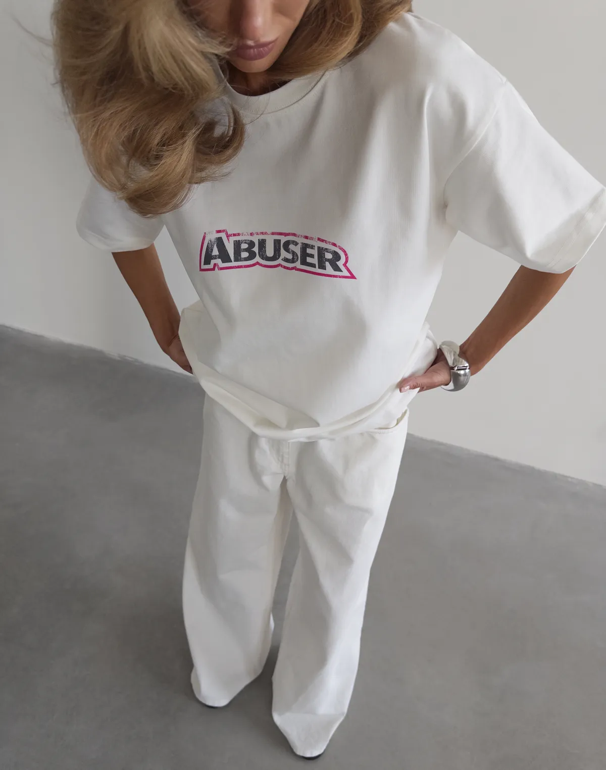Футболка жіноча зі супер щільного котону оверсайз, екрю з принтом "Abuser" - Фото 8