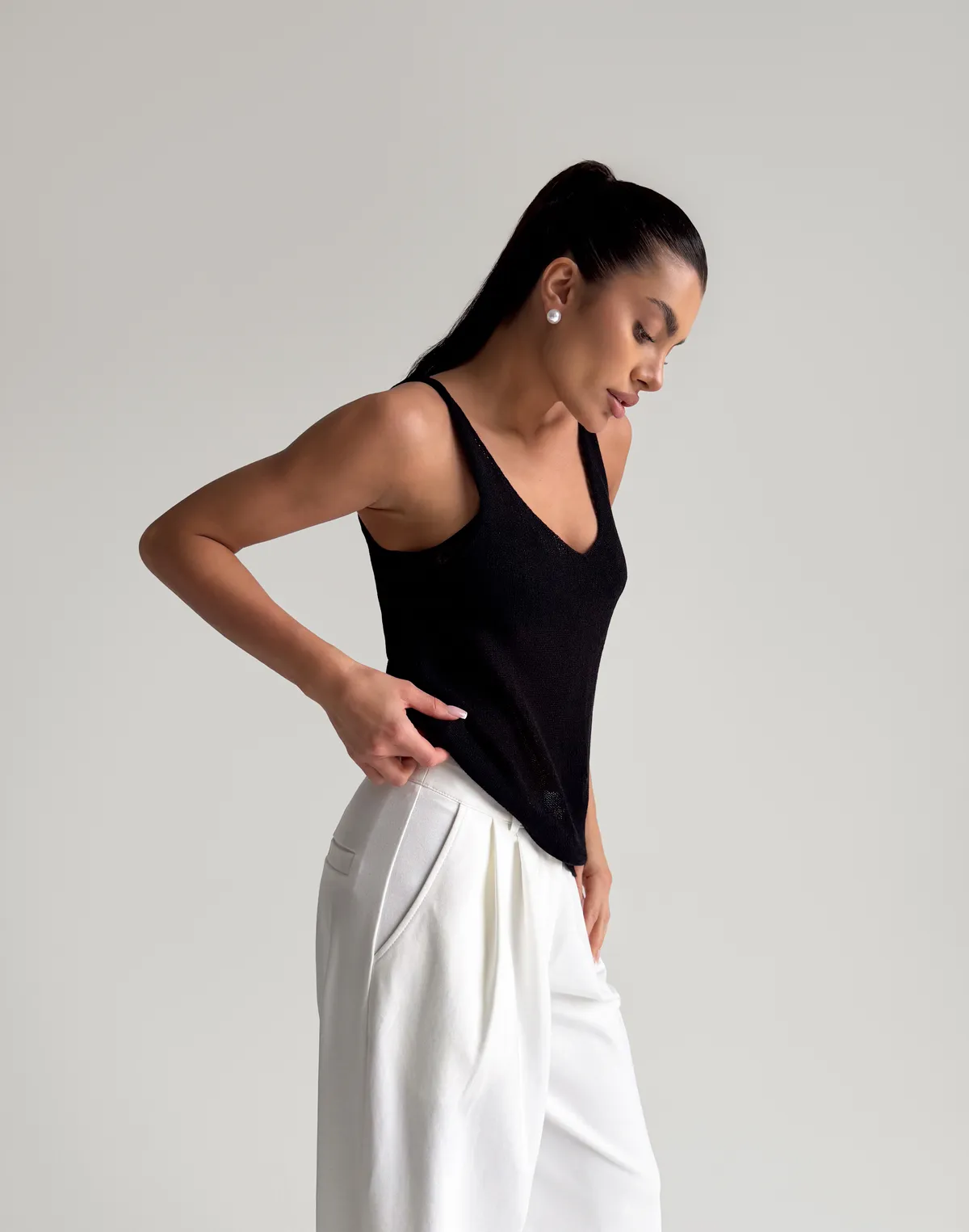 Топ вільного крою напівпрозорий в'язаний, чорний - Фото 8