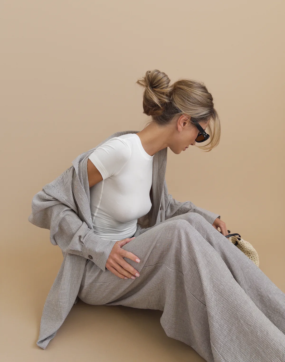 Штани із льняної тканини у смужку в піжамному стилі, какао - Фото 8