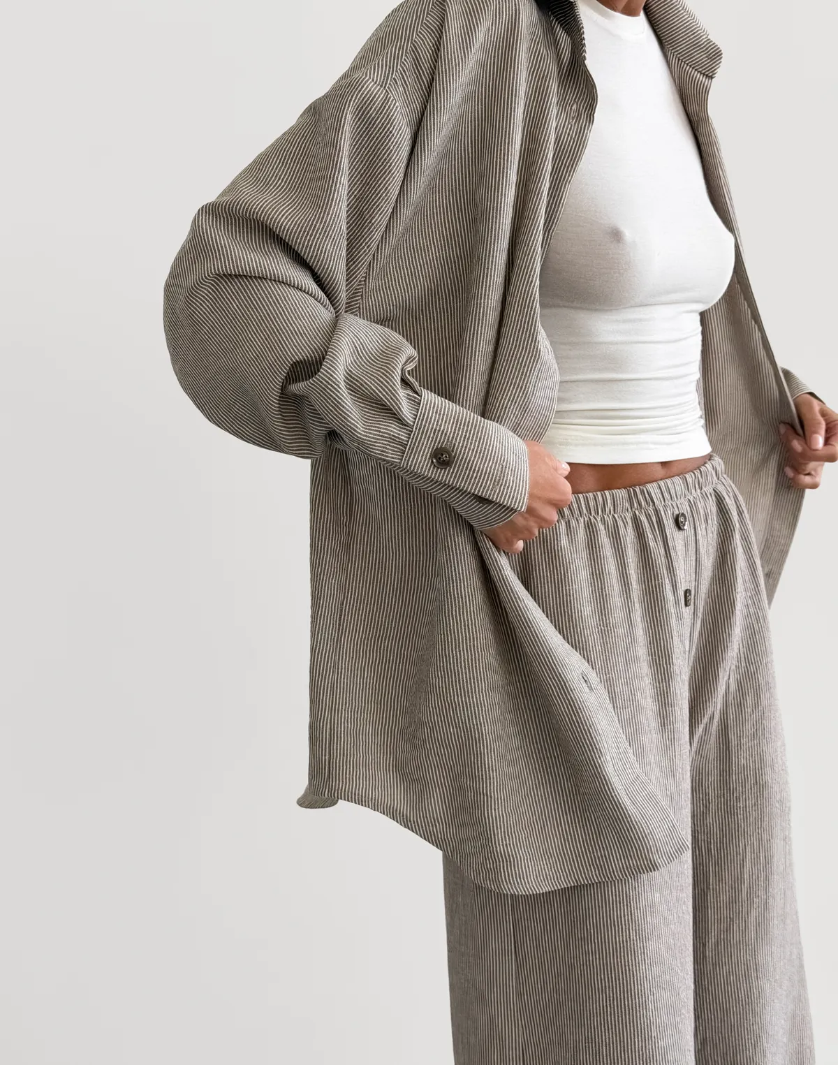 Штани із льняної тканини у смужку в піжамному стилі, какао - Фото 6