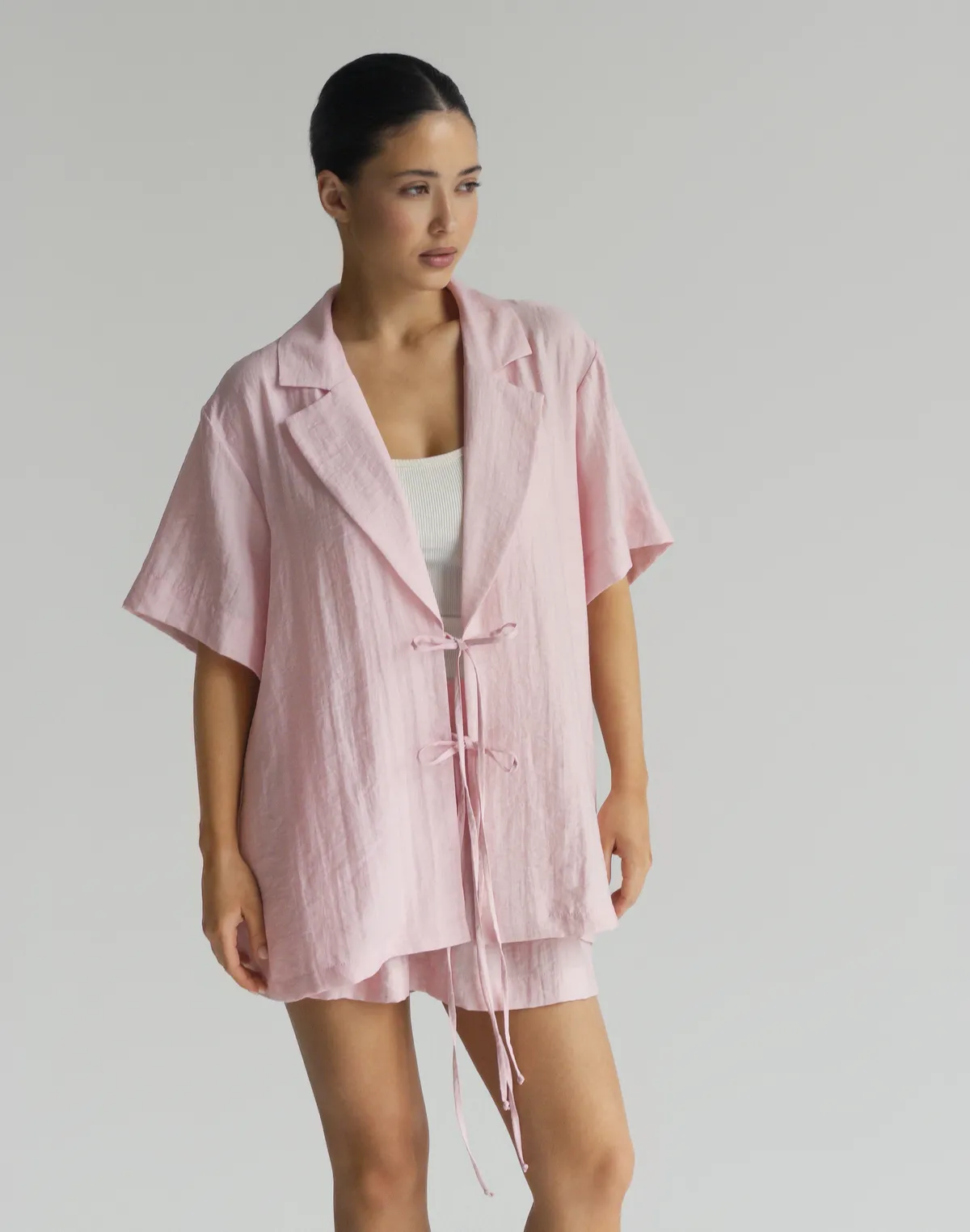 Сорочка на зав'язці та коротким рукавом зі льном у складі, рожева - Фото 5