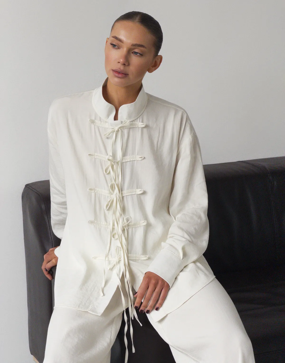 Сорочка в азійському стилі, молочна - Фото 1