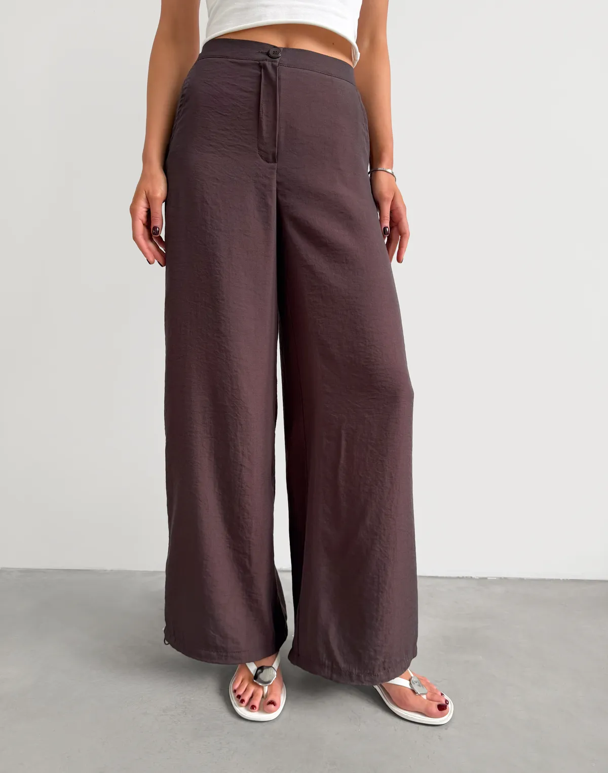 Штани літні текстильні на затяжках знизу, шоколадні - Фото 7