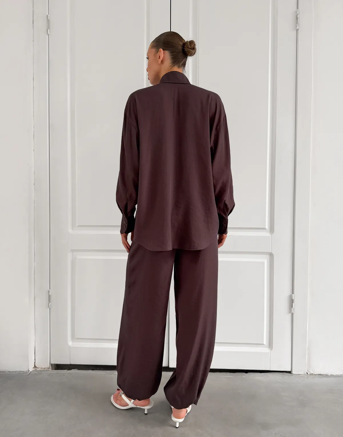 Комплект літній сорочка в азійському стилі та штани на затяжках знизу, шоколадні - Фото 2