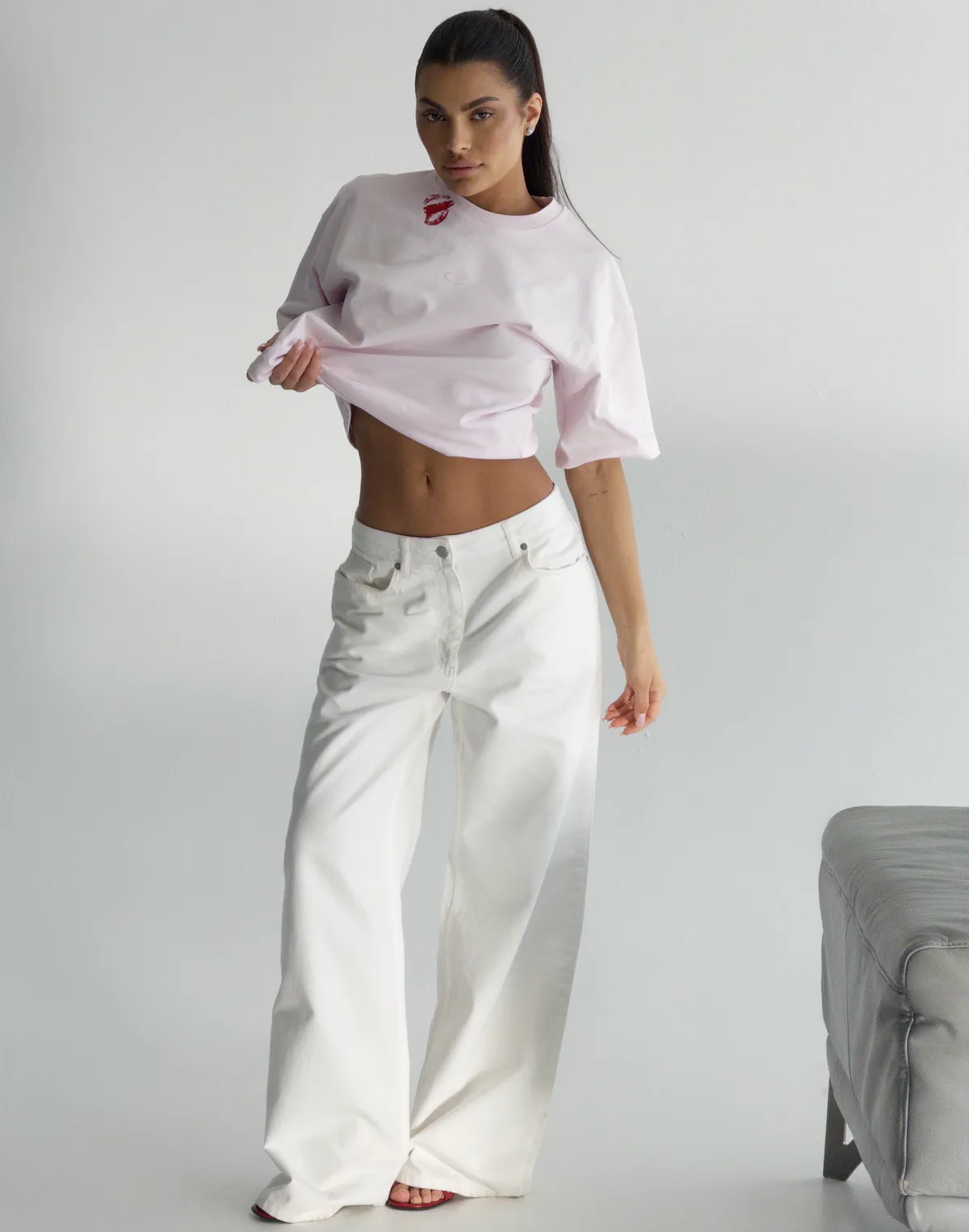 Футболка жіноча зі супер щільного котону оверсайз, рожева з принтом "Wear Lipstick" - Фото 6