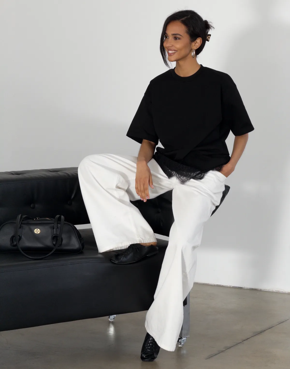 Футболка оверсайз з щільної бавовни з мереживом шантільє, чорна - Фото 8