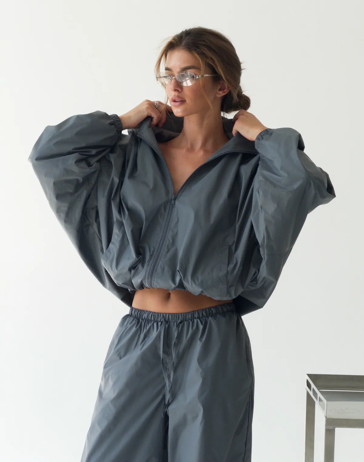 Куртка-реглан з плащової тканини, cіра - Фото 8